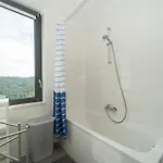 White Cloud شقة