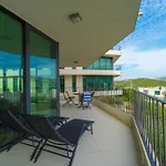 White Cloud Apartment