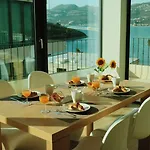 White Cloud كورتْشولا