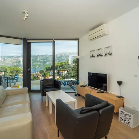 White Cloud Apartment *